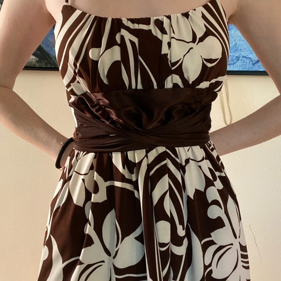 Forever Unique - Brown Dress with Silk Tie - Picture 4 of 5